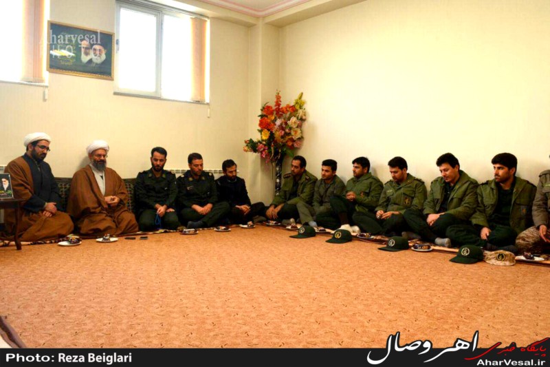 تصویری/ دیدار فرمانده و تعدادی از کادر سپاه هوراند با امام جمعه اهر