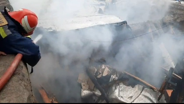 گزارش تصویری: آتش‌سوزی در اهر؛ یک واحد مسکونی تخریب شد