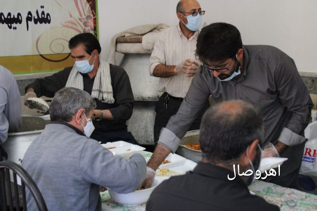 گزارش تصویری از: طبخ و توزیع ۲٠٠٠ پرس غذای گرم در اهر