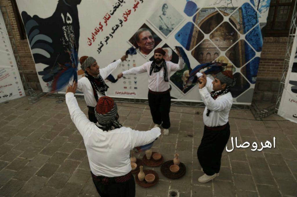 گزارش تصویری از: آیین افتتاحیه پانزدهمین جشنواره سراسری تئاتر کوتاه ارسباران در اهر