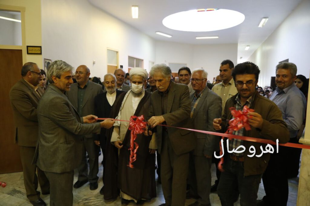 گزارش تصویری از: افتتاح نمایشگاه نقاشی و طراحی در نگارخانه اداره فرهنگ و ارشاد اسلامی اهر