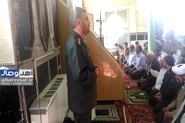 کسی که با شعار مرگ بر آمریکا در مسجد مخالفت کند در زمین دشمن بازی می کند