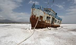 ۱۲ شهرستان آذربایجان‌شرقی تحت تاثیر طوفان‌های نمکی خشکی دریاچه ارومیه است