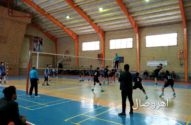 گزارش تصویری از: برگزاری مسابقات والیبال دور دوم قهرمانی نوجوانان پسر استان در اهر